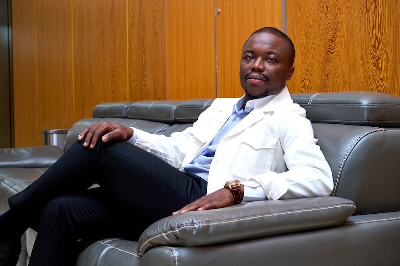 Ariel Akamba : repenser l’architecture de demain – pour une architecture qui rassemble.
